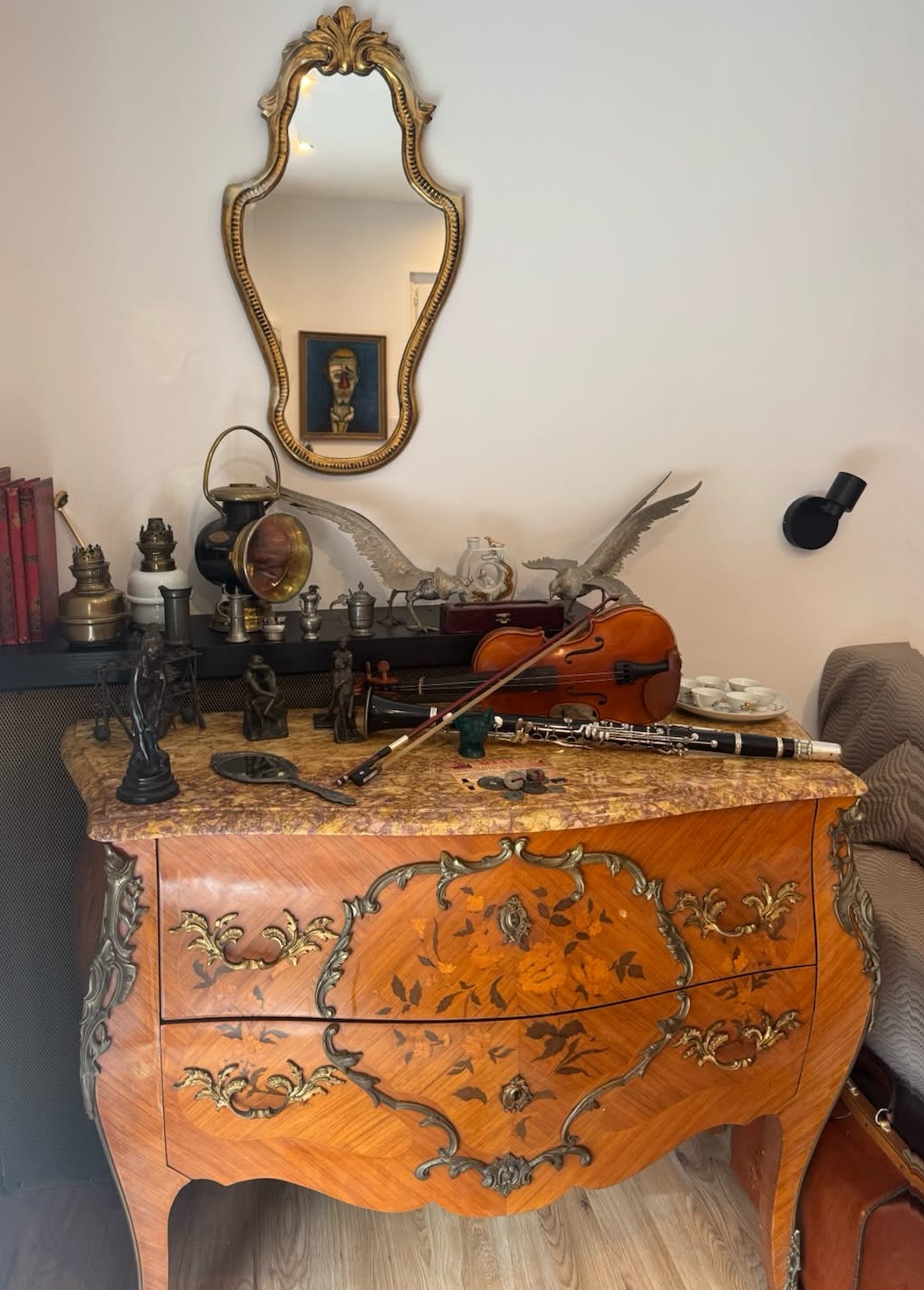 Mobilier ancien au Comptoir de Lerme, place de Lerme Bordeaux